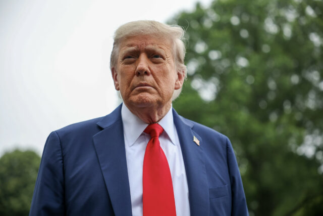 Donald Trump se aproxima da bomba do Irã

