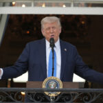Donald Trump sofre queimando quadrados nas horas