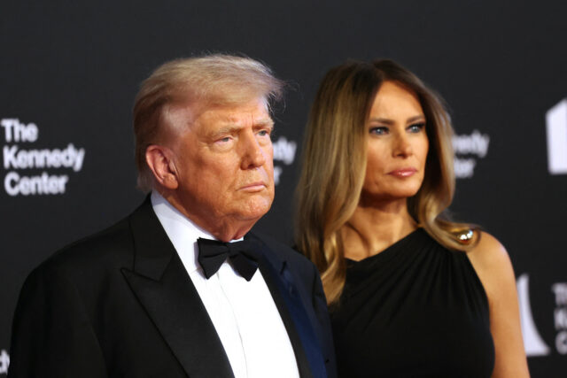 Donald Trump vaiou para o Kennedy Center, afogado pelos EUA dos EUA "

