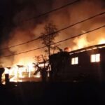 Dor de Stroke O avô morreu assado durante um incêndio em Ciracas, East Yakarta