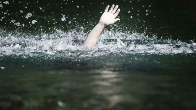 Duas pias na barragem de Boravala em Lonavala

