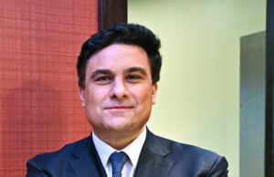 EXCLUSIVO: Kentuckian Nate Morris corre para o Senado terminar “Rulé Mitch McConnell” e sua “boneca” EXCLUSIVO: Kentuckian Nate Morris corre para o Senado terminar "Rulé Mitch McConnell" e sua "boneca"