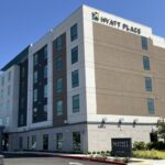 East Bay Hotel recuperou a falha de empréstimo no signo escuro do mercado de acomodações frágeis
