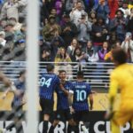 Ele ficou atrasado para trás, o Milan Intermediate Rose para inclinar os diamantes vermelhos de Urawa