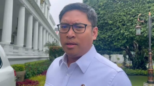 Em seguida, o comissário de Pupuk da Indonésia, Wamentan Sudaryono, fora da posição em Bulog

