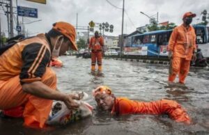 Emprestado. 17 milhões para a PPSU, o chefe da vila de Sari de Malaca foi libertada Emprestado. 17 milhões para a PPSU, o chefe da vila de Sari de Malaca foi libertada
