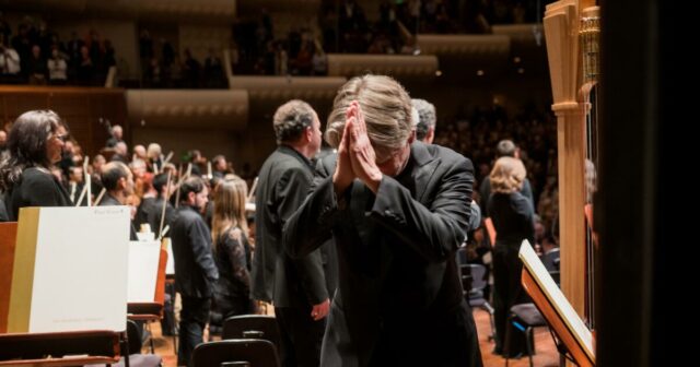 Es-Pekka Salonen deixa o problema de São Francisco com o chamado de Mahler para a 'ressurreição'

