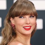 Este vestido romântico da Amazon de US $ 50 se parece com o One Taylor Swift de US $ 298.