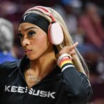 "Estou apenas tocando ASF": Dijonai Carrington defende Skylar Diggins depois de uma falta de "jogador sujo" de uma falta