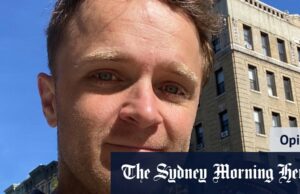 Eu me virei para o final dos EUA após 12 horas de pergunta A Alistair Kitchen, da Austrália, deteve 12 horas para perder antes de eu enviar para Melbourne.