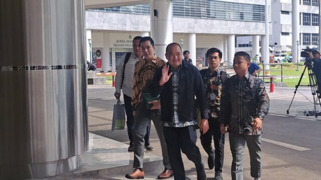 Eu trabalhei novamente no chefe Sritex Iwan Kurniawan

