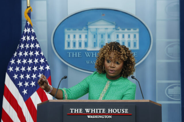 Ex-Biden Official Call Karine Jean-Pierre 'meio idiota'

