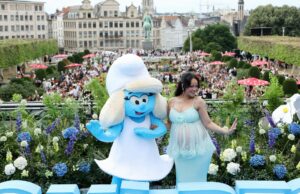Existe uma música de Rihanna no filme Smurfs? Grammy-Kazanan explicou para ir na última entrevista Nova Fundação Fenty Beauty Soft'lit em LA - Fonte: Getty