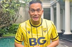 Existem o Oxford United, 8 clubes de futebol internacionais aparentemente pertencentes a empresários indonésios Existem o Oxford United, 8 clubes de futebol internacionais aparentemente pertencentes a empresários indonésios