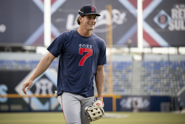 Fãs frustrados frustrados frustrados com o chamado de Triple-A outfielder não chamado Roman

