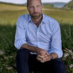 O príncipe William (foto) tem 43 anos hoje. Este novo retrato foi lançado para destacar seu aniversário