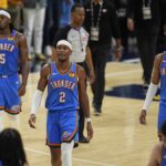 O guarda de Oklahoma City Thunder, Sha Gilgeous-Alexander (2), o guarda Lugentz Dort (5) e Jalen Williams avançado (8) NBA Finals (8) Caminham as barracas na segunda metade da metade da série de basquete, contra o Indiana Pacers, na quarta-feira, 11 de junho, 11 de junho de 11, 2025, no Indianapol, no Indiana Pacers, na quarta-feira, 11 de junho, 11 de junho, 2025, no Indianapol, no Indiana Pacers, na quarta