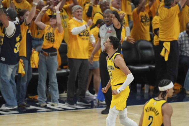 O protetor indiano Pacers Tyrese Haliburton (0) celebra uma cesta contra o Oklahoma City Thunder na primeira metade do 6º jogo da série de basquete da NBA Finals em Indianapolis, 19 de junho de 2025.