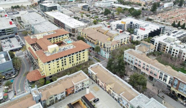 Fitness Club Resort Leasing San Jose Site em Prime Spot em Santana Row

