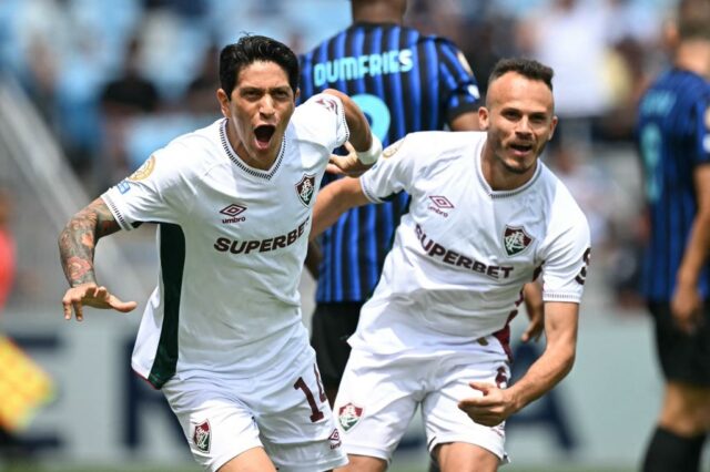 Germán Cano (L.) comemora durante a partida de Fluminense Milan em 30 de junho de 2025. 