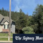 Bottom queima perto da montanha Canfield, em Idaho, onde o atirador planeja os bombeiros que respondem ao fogo.