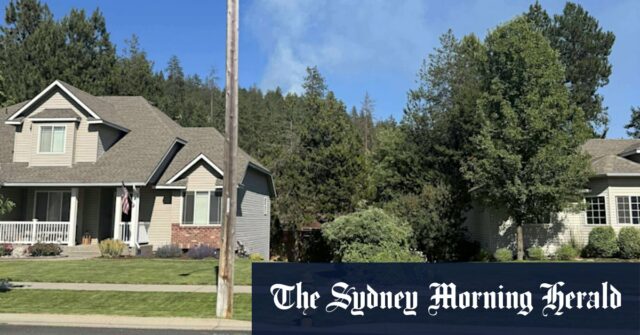 Bottom queima perto da montanha Canfield, em Idaho, onde o atirador planeja os bombeiros que respondem ao fogo.