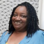 Marcia Grant (acima) havia trabalhado como um orfanato por sete anos antes de ser administrada duas vezes por uma criança que descobre uma faca fora de sua casa