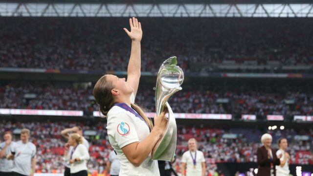 Fran Kirby, que venceu o Euro 2022 da Mulher com a Inglaterra, se aposenta do futebol internacional 

