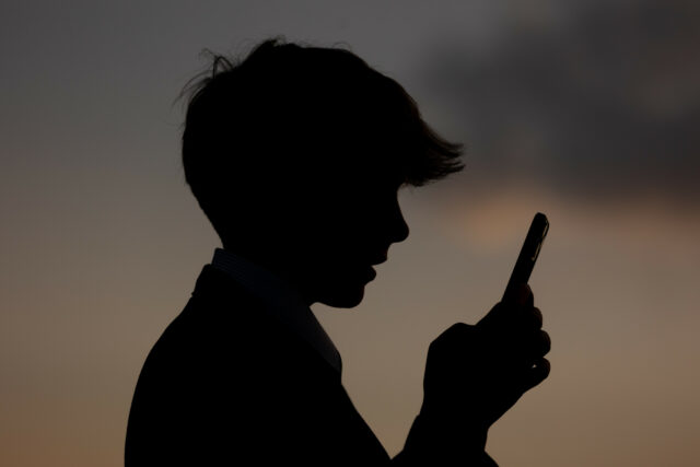 Gen Z mais propenso a sofrer os golpes da extorsão

