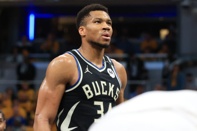 Giannis AnteetkountxExs- ADDDS: Spurs, apertar, vulle, varinha

