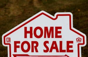 Gigante imobiliário Compass arquivos contra Zillow em diretrizes de listas de casas privadas Gigante imobiliário Compass arquivos contra Zillow em diretrizes de listas de casas privadas