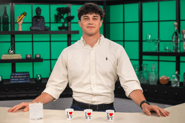 Greyson Hoelzel derrama -se em Celebrity Crushes, EDYTA Trapka que quer e flertar DM da estrela pop em ascensão

