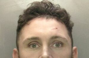 Grupo de roubo escapando da prisão quando a polícia lançou a caçada humana – adverte o público a não se aproximar do trio como roubado £ 300.000 em jóias e dinheiro em invasão em mais de 50 casas Jason MacDonaugh (imagem) é descrito como tendo cabelos de gengibre e com cerca de 5 pés 9in altos e de edifícios de tamanho médio