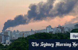 Há uma maneira inteligente de Trump no final desta guerra A fumaça aumenta na segunda -feira, após a greve de Israel em uma salada de corrida pública que habita o prédio em Teerã.