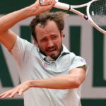 Halle Open: Medvedev, Tsitsipas e Bobblik Advance