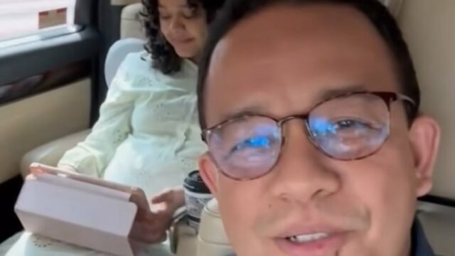Happy Moment Anies Baswedan pega o primeiro neto a ir para casa

