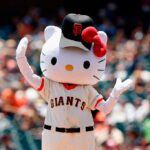 Trabalhos de estádio -Os parafusos removem um aparelho de cozinha no domingo, 8 de junho de 2025, que pegou fogo em frente ao jogo da MLB em Oracle Park em San Francisco, Califórnia. (Jose Carlos Fajardo/Bay Area News Group)