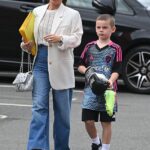 Soccer Aid começa hoje à noite no Old Trafford de Manchester - e All Stars se reuniu para apoiar, incluindo Coleen Rooney e seu filho
