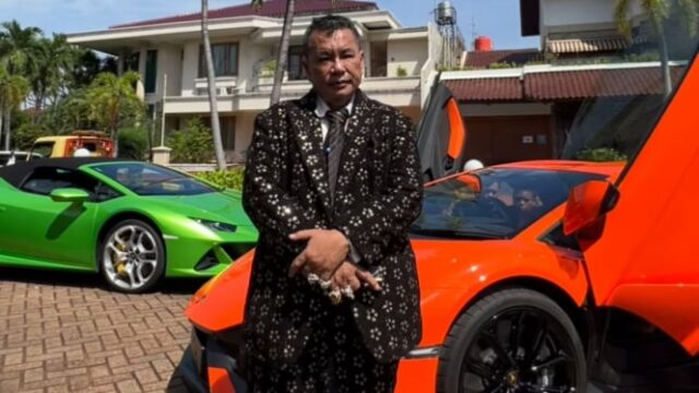 Hotman Paris gosta de armazenar muito dinheiro no bolso da calça, contou mais de RP. 7 milhões, mas ...

