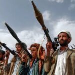 Houthi ameaça o navio de guerra americano se ajudar Israel a atacar o Irã