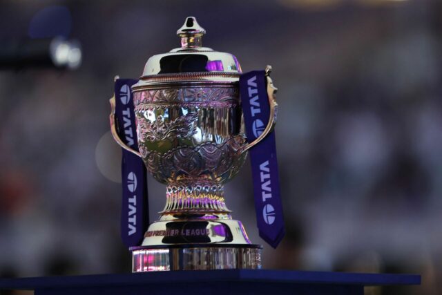 IPL Trophy ft. Lista completa de equipes para ganhar RCB

