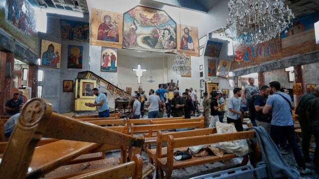 ISIS por trás do bombardeio mortal do suicídio da igreja perto de Damasco, diz o ministro do Interior da Síria

