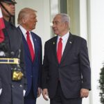 Apenas algumas horas antes do grande ataque de Israel contra as instalações nucleares e militares do Irã, Donald Trump (imagem, à esquerda) alertou fortemente Benjamin Netanyahu para não perturbar a nação