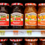 JM Smucker para remover as cores artificiais do produto até o final de 2027