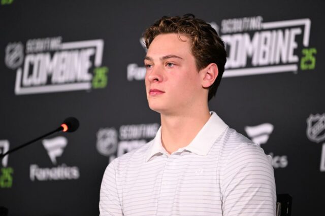 James Hagens, da NHL Draft Top Prospects Disponibilidade da mídia.