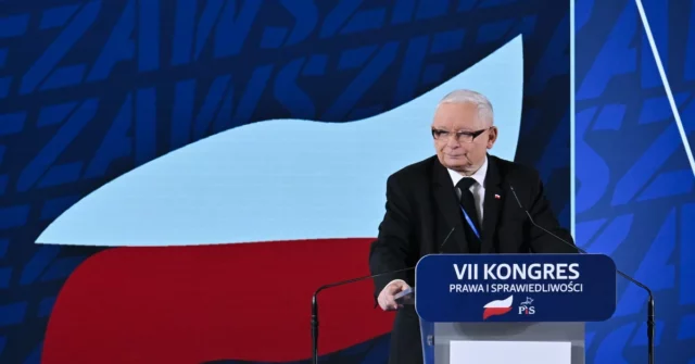 Jarosław Kaczyński falou no Congresso de Pis. "Houve abuso com florestas ou igrejas"

