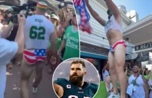 Jason Kelce é baseado em roupas íntimas americanas na festa dos Eagles Jason Kelce é baseado em roupas íntimas americanas na festa dos Eagles
