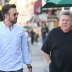 Jason Sudeikis elogia o falecido tio George Wendt por sua 'influência incrível'