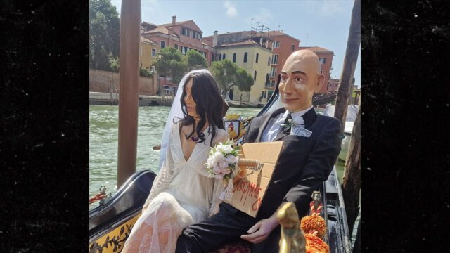 Jeff Bezos Lauren Santen Santegrid Venset Backgrid