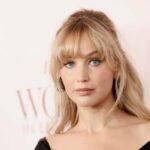 Jennifer Lawrence tinha US $ 1.865 sandálias de gelatina: conectar a aparência de menos de US $ 40